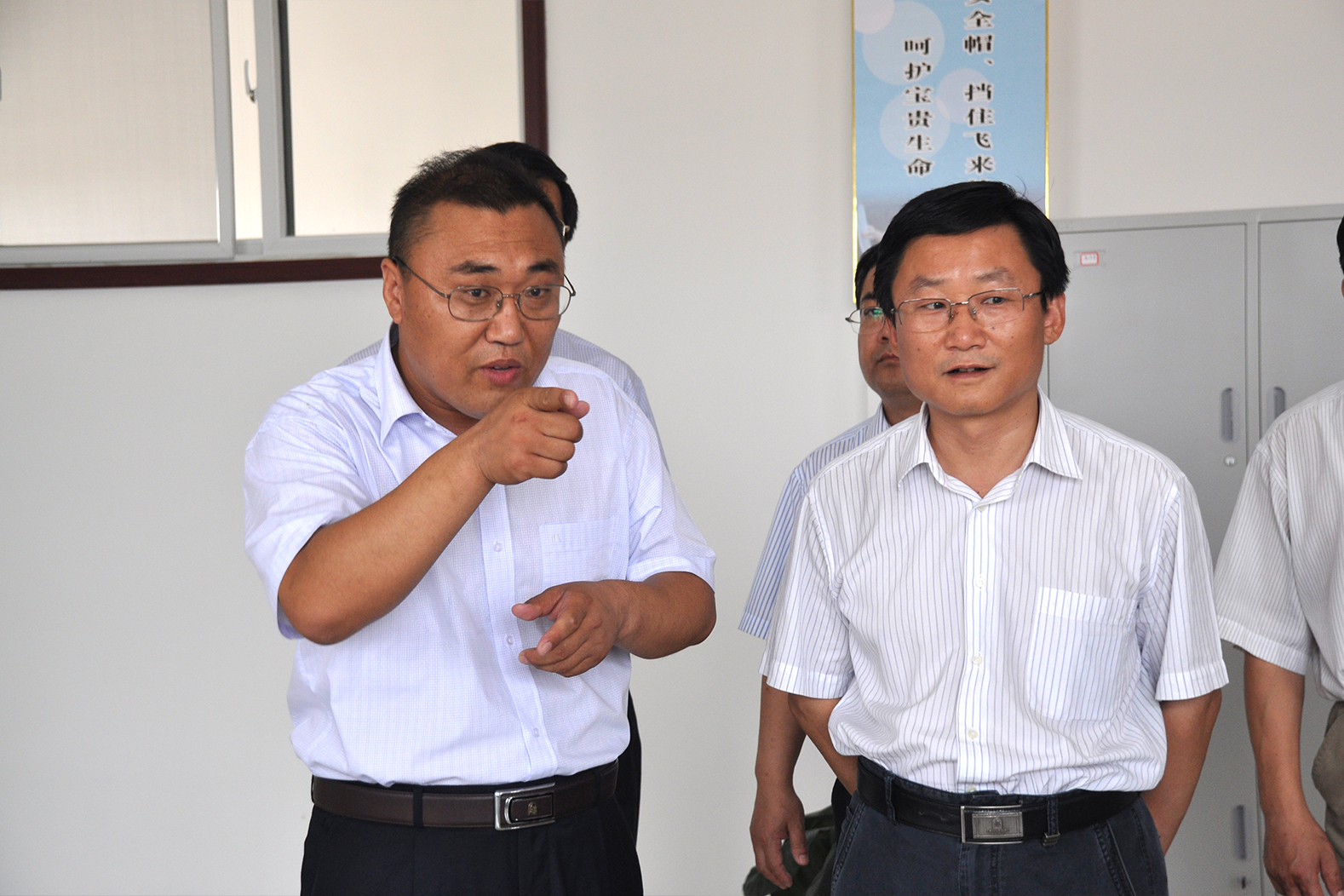 5、原廣饒縣委書記現(xiàn)東營市政法委書記田和友到公司視察指導(dǎo).jpg